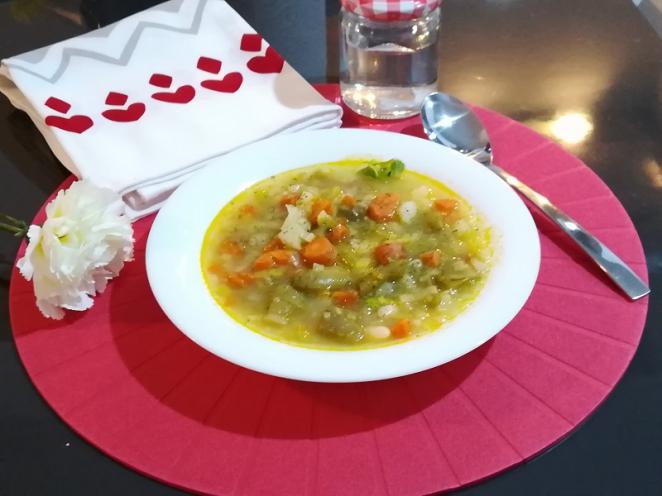 Receta de Sopa de verduras y alubias blancas